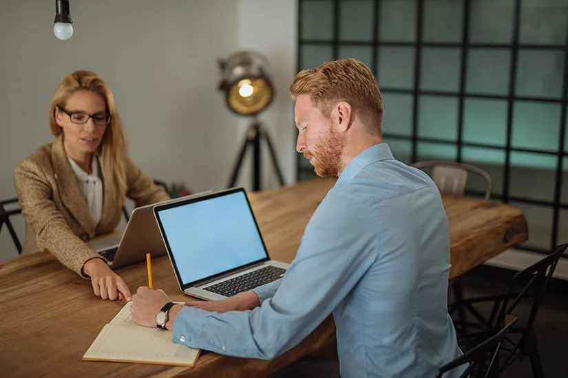 puestos en recursos humanos